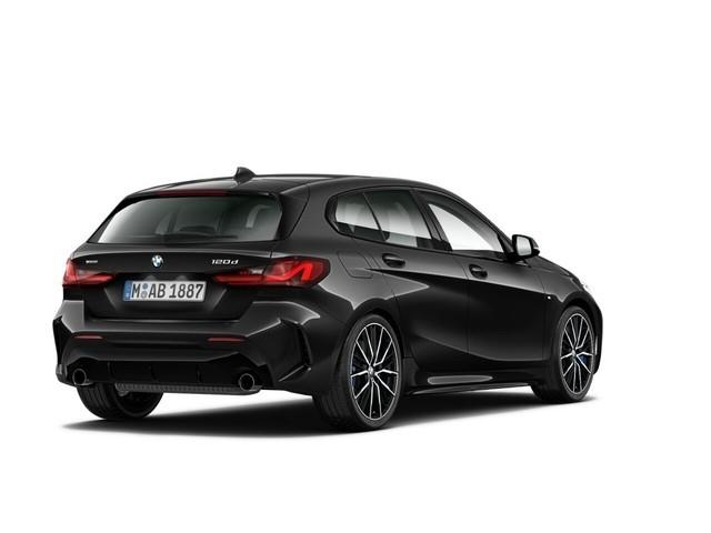 BMW 120 2023 г. Чёрный, пробег 51700 км