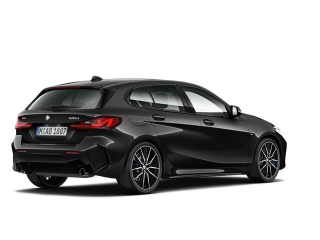 BMW 120 2023 г. Чёрный, пробег 51700 км