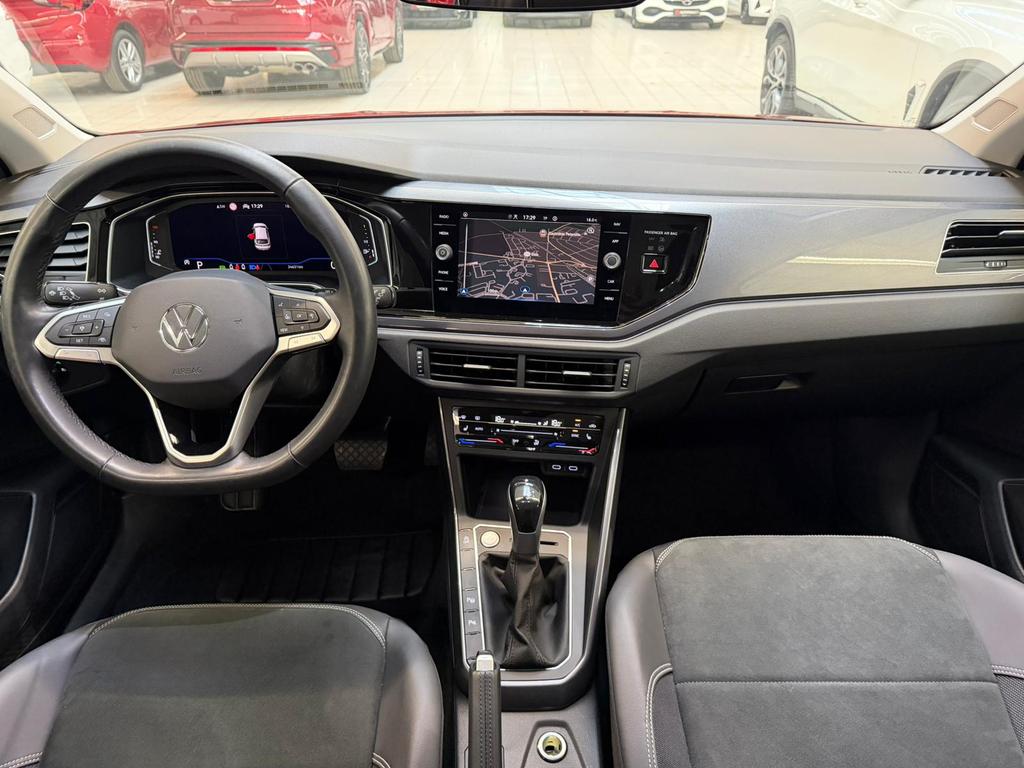 Volkswagen Taigo 2022 г. Красный, пробег 24628 км