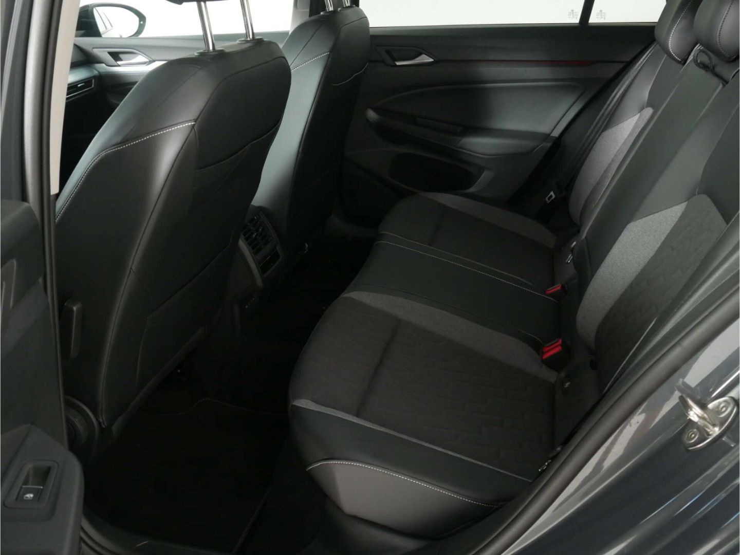 Volkswagen Golf 2025 г. Серый, пробег 25434 км