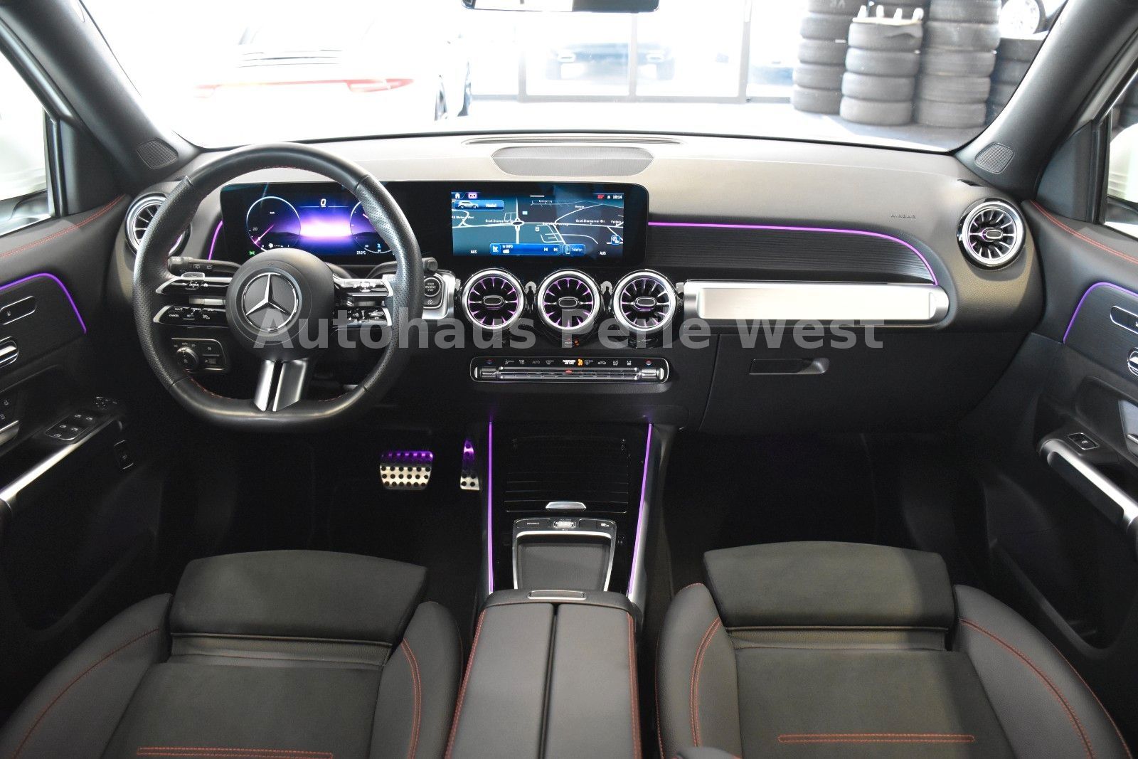 Mercedes-Benz GLB 220 2024 г. Белый, пробег 49515 км