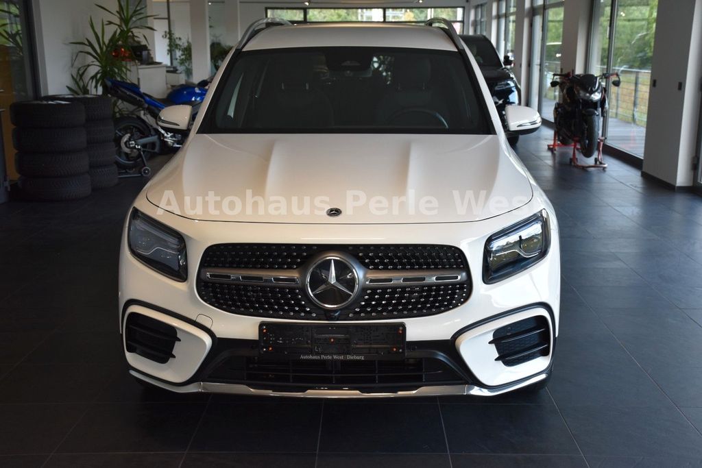 Mercedes-Benz GLB 220 2024 г. Белый, пробег 49515 км