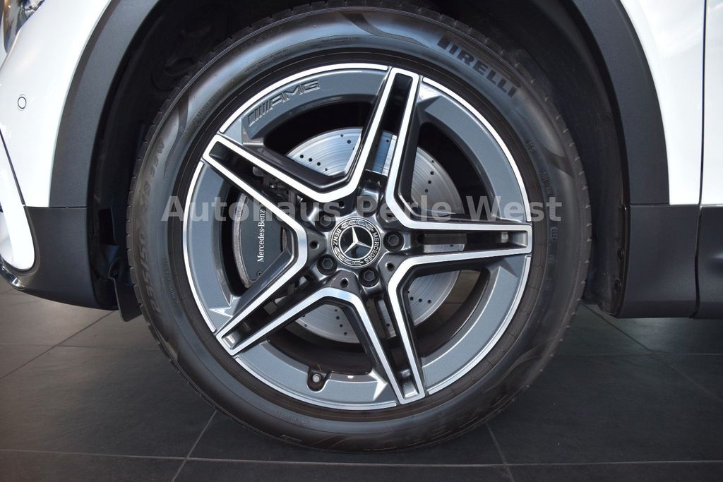 Mercedes-Benz GLB 220 2024 г. Белый, пробег 49515 км