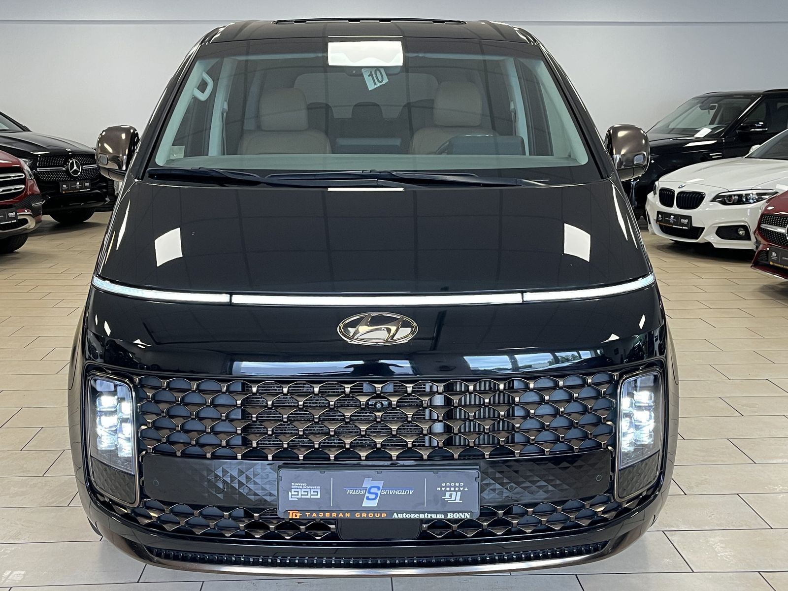 Hyundai Staria 2022 г. Чёрный, пробег 55309 км