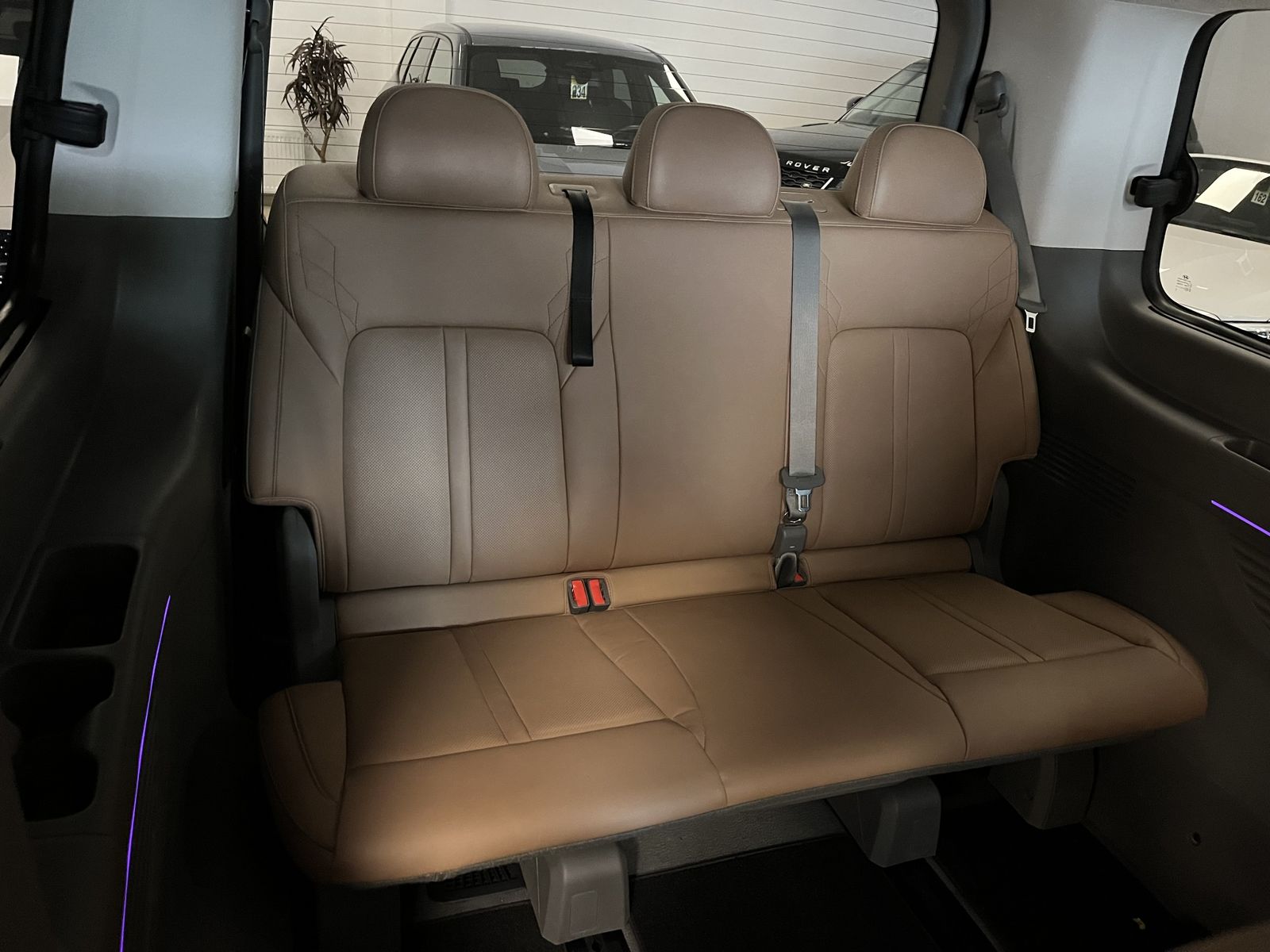 Hyundai Staria 2022 г. Чёрный, пробег 55309 км