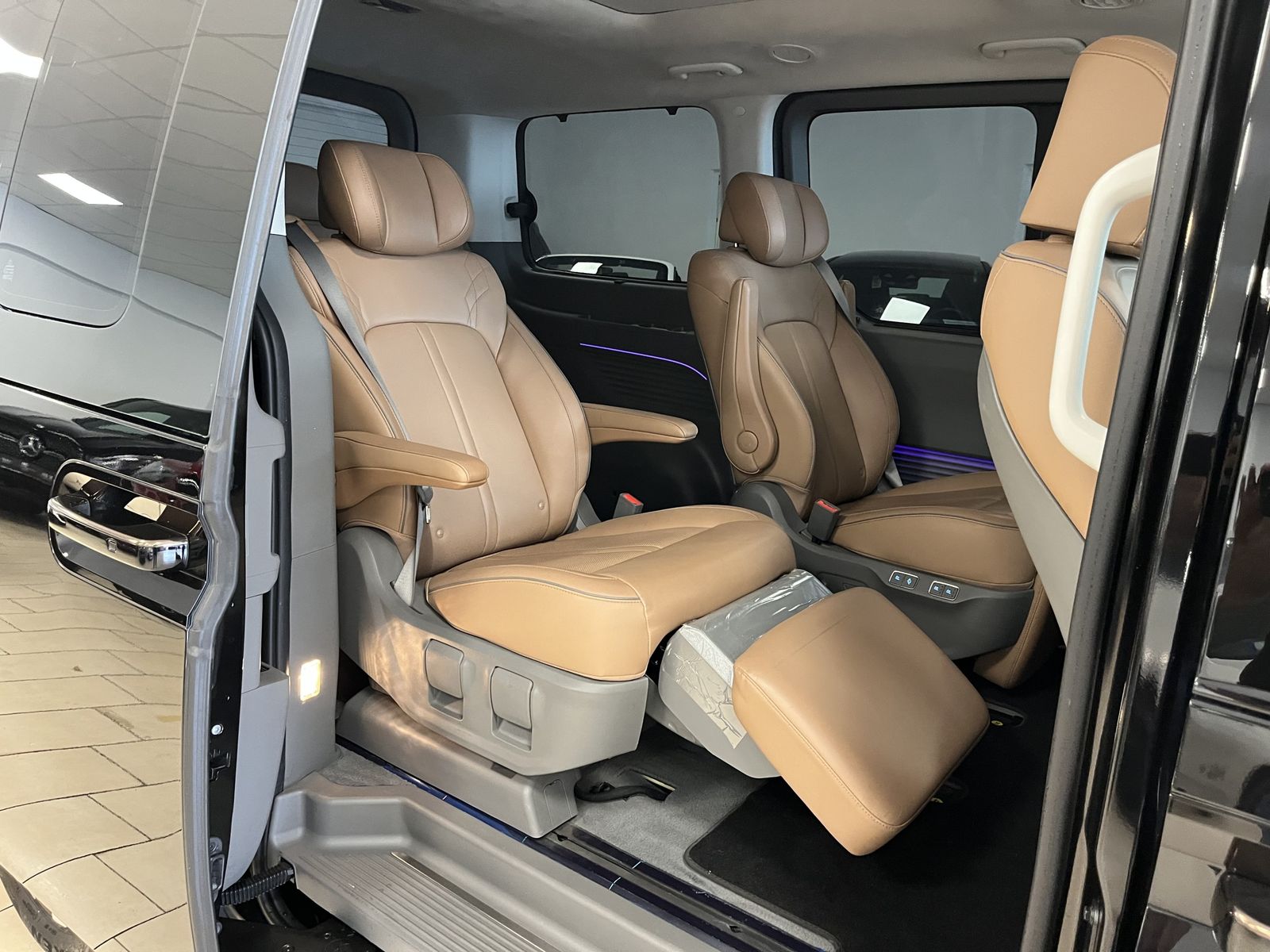 Hyundai Staria 2022 г. Чёрный, пробег 55309 км