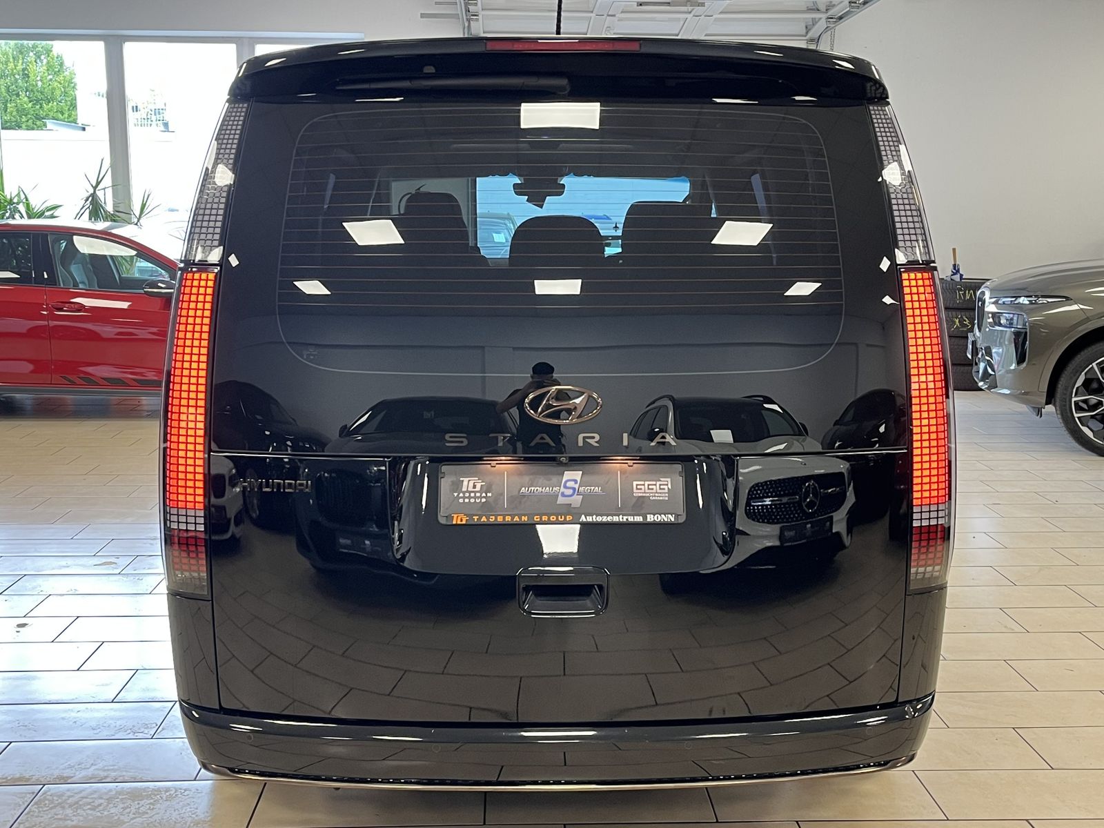Hyundai Staria 2022 г. Чёрный, пробег 55309 км