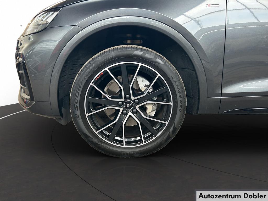 Audi Q5 2024 г. Серый, пробег 28400 км