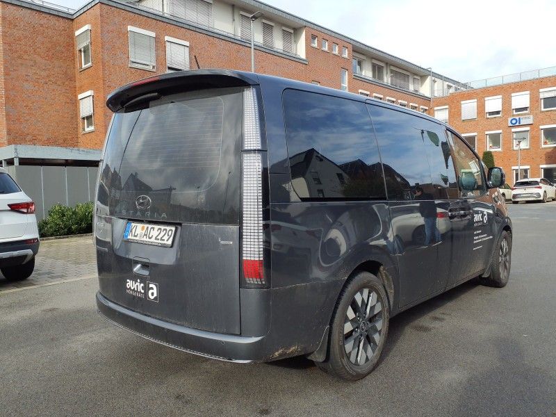 Hyundai Staria 2022 г. Серый, пробег 52456 км