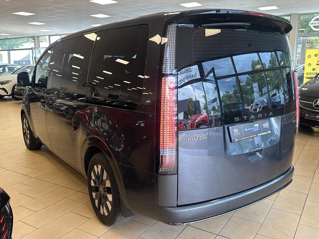 Hyundai Staria 2022 г. Серый, пробег 53950 км