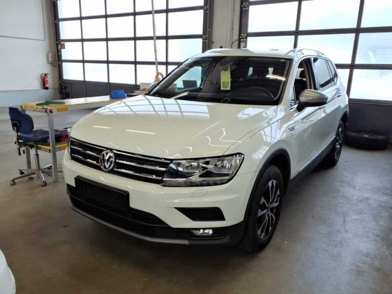 Volkswagen TIGUAN ALLSPACE 2021 г. Белый, пробег 50661 км