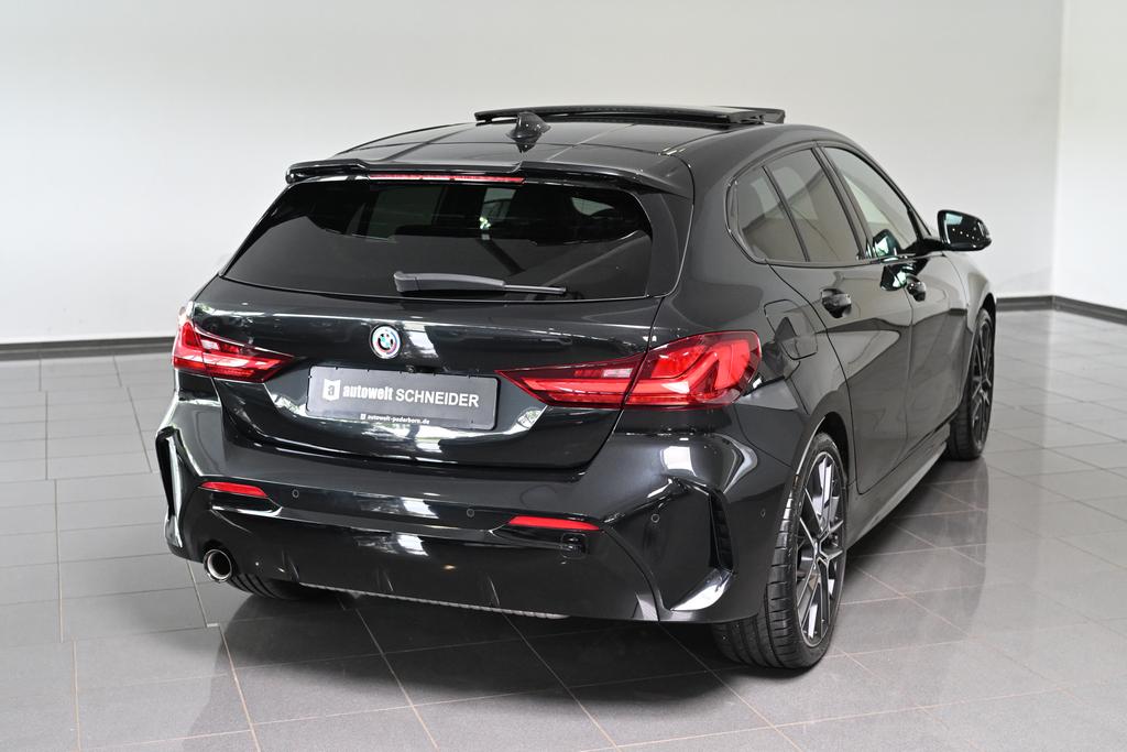 BMW 118 2022 г. Чёрный, пробег 38403 км