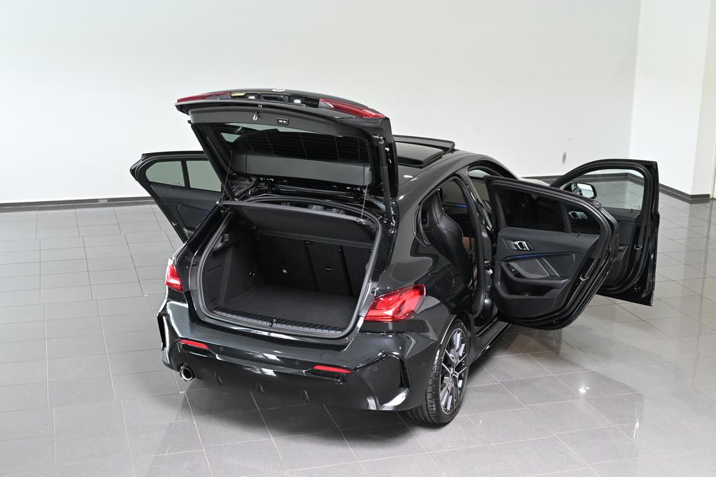 BMW 118 2022 г. Чёрный, пробег 38403 км