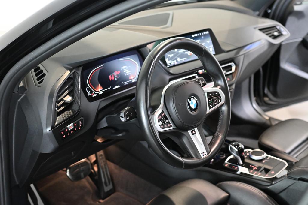 BMW 118 2022 г. Чёрный, пробег 38403 км