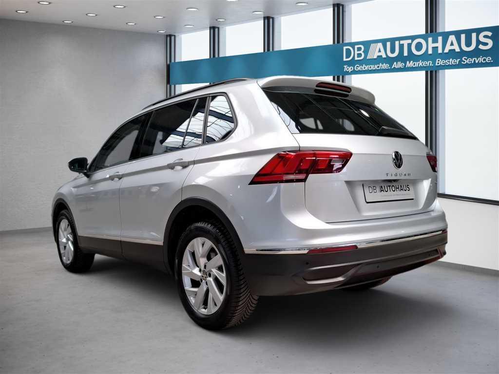 Volkswagen Tiguan 2023 г. Серебристый, пробег 43545 км