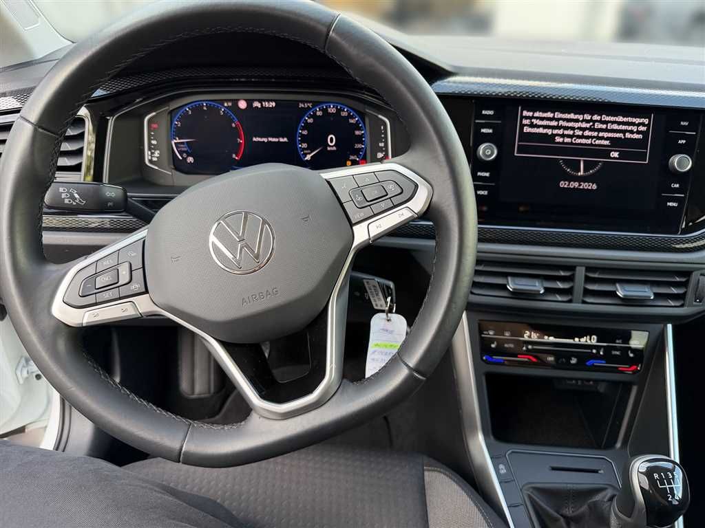 Volkswagen Polo 2024 г. Белый, пробег 37067 км