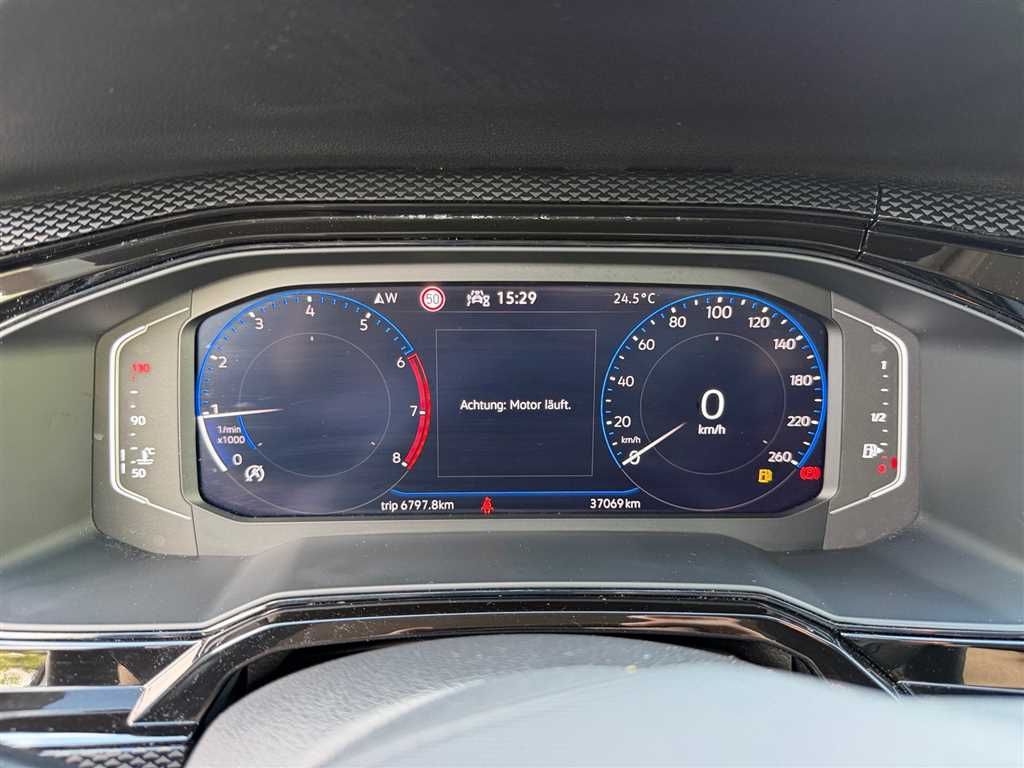 Volkswagen Polo 2024 г. Белый, пробег 37067 км