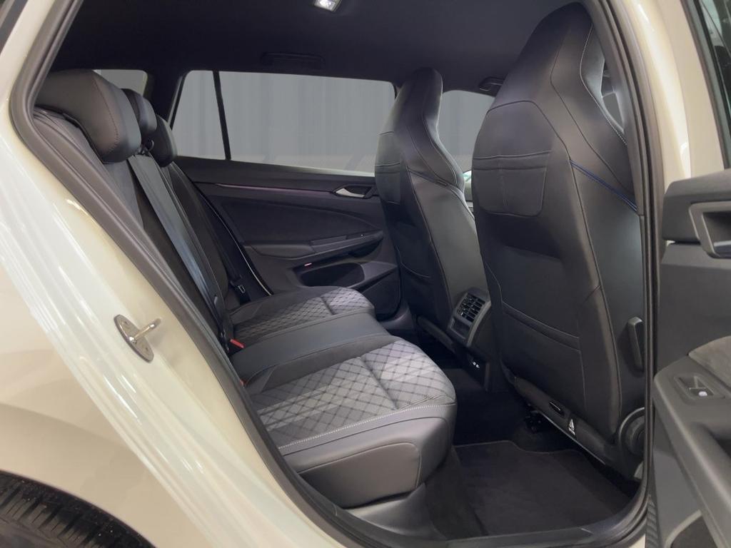 Volkswagen Golf 2025 г. Белый, пробег 35307 км