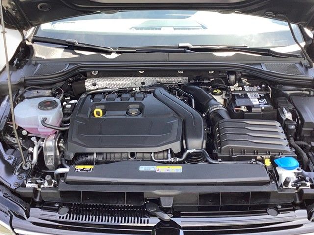 Volkswagen Golf 2023 г. Чёрный, пробег 58000 км