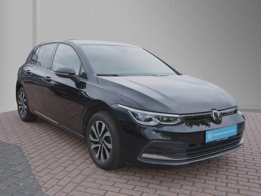 Volkswagen Golf 2023 г. Чёрный, пробег 52310 км