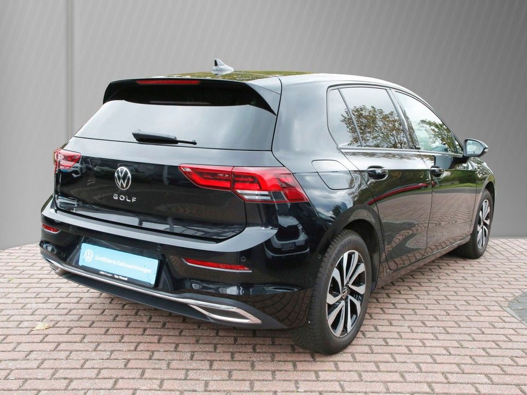 Volkswagen Golf 2023 г. Чёрный, пробег 52310 км
