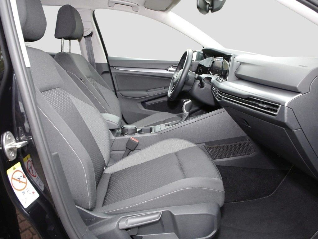 Volkswagen Golf 2023 г. Чёрный, пробег 52310 км