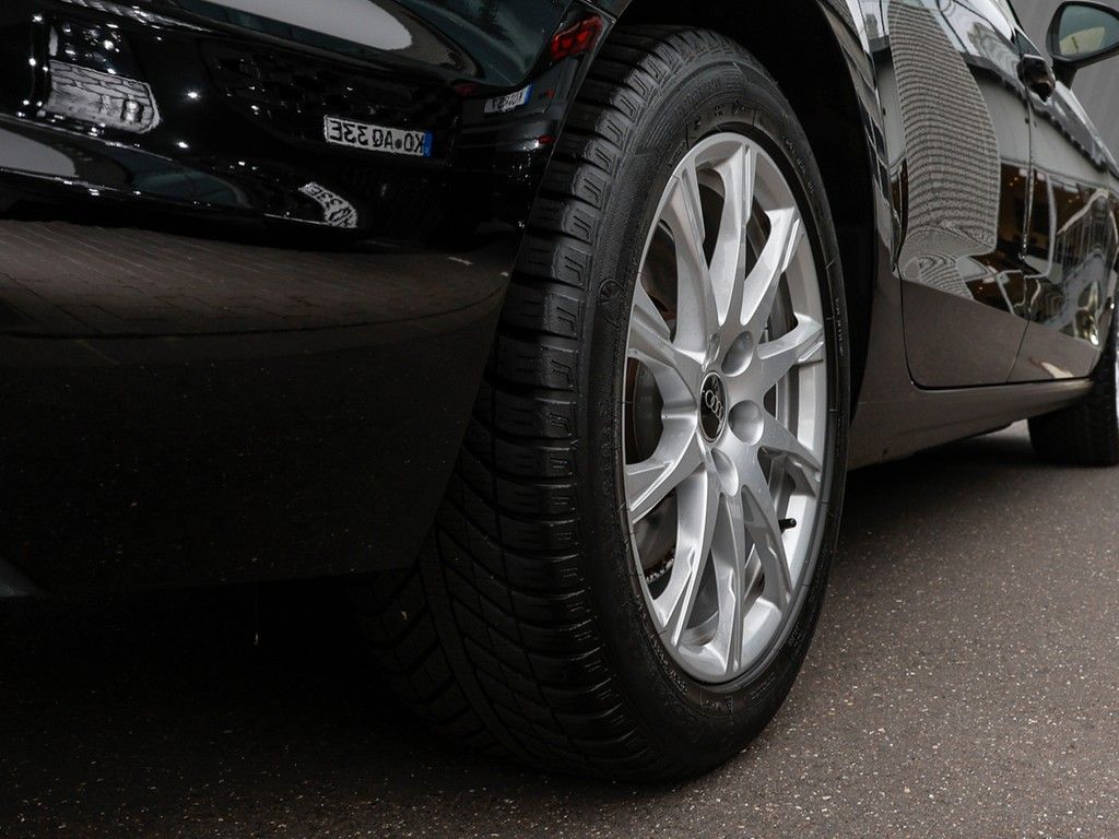 Audi A4 2023 г. Чёрный, пробег 49508 км