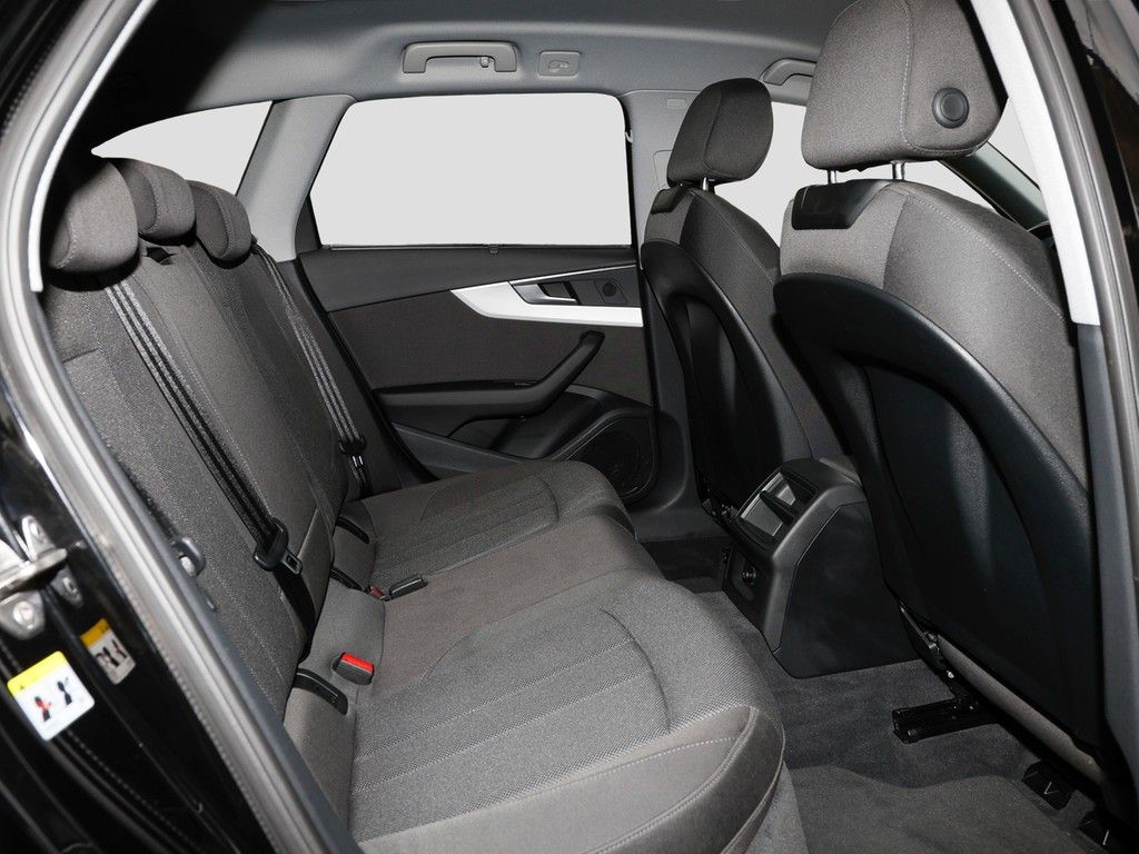 Audi A4 2023 г. Чёрный, пробег 49508 км