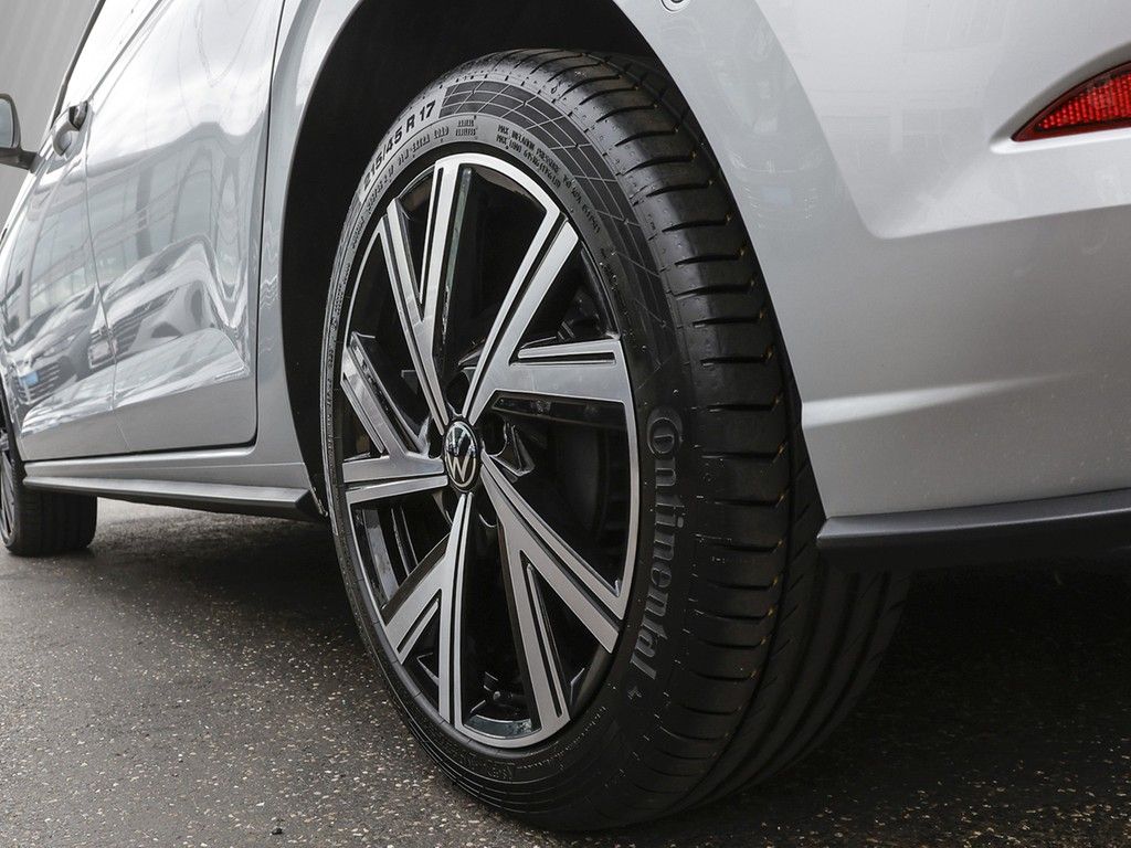 Volkswagen Polo 2023 г. Серебристый, пробег 18280 км