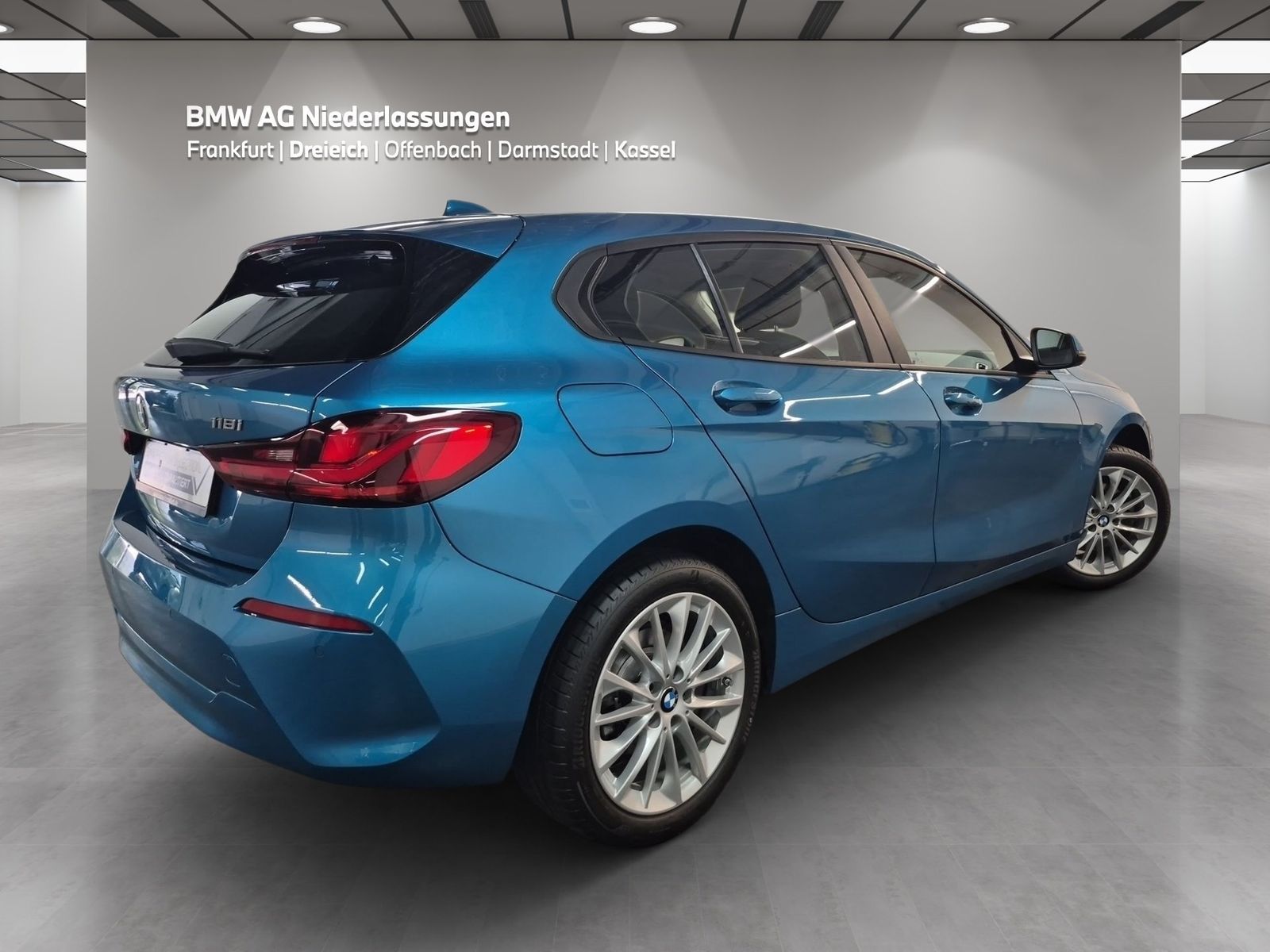 BMW 118 2023 г. Синий, пробег 36257 км