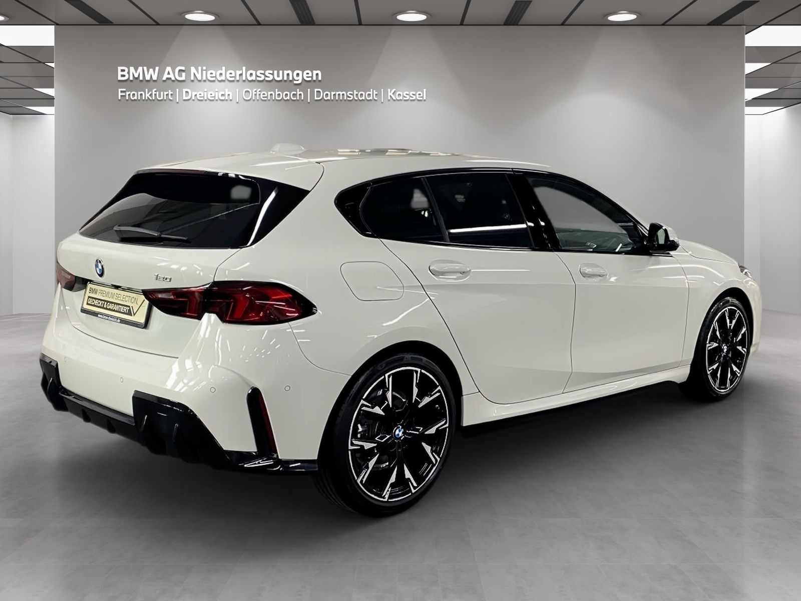 BMW 120 2025 г. Белый, пробег 14503 км