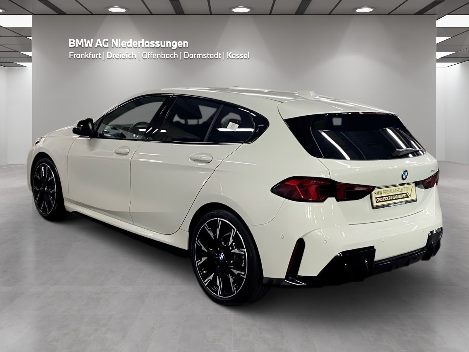 BMW 120 2025 г. Белый, пробег 14503 км