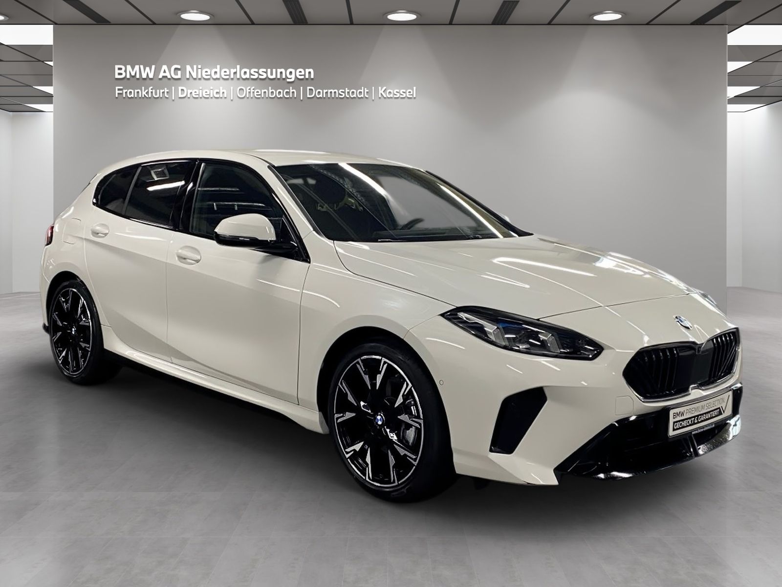 BMW 120 2026 г. Белый, пробег 23905 км