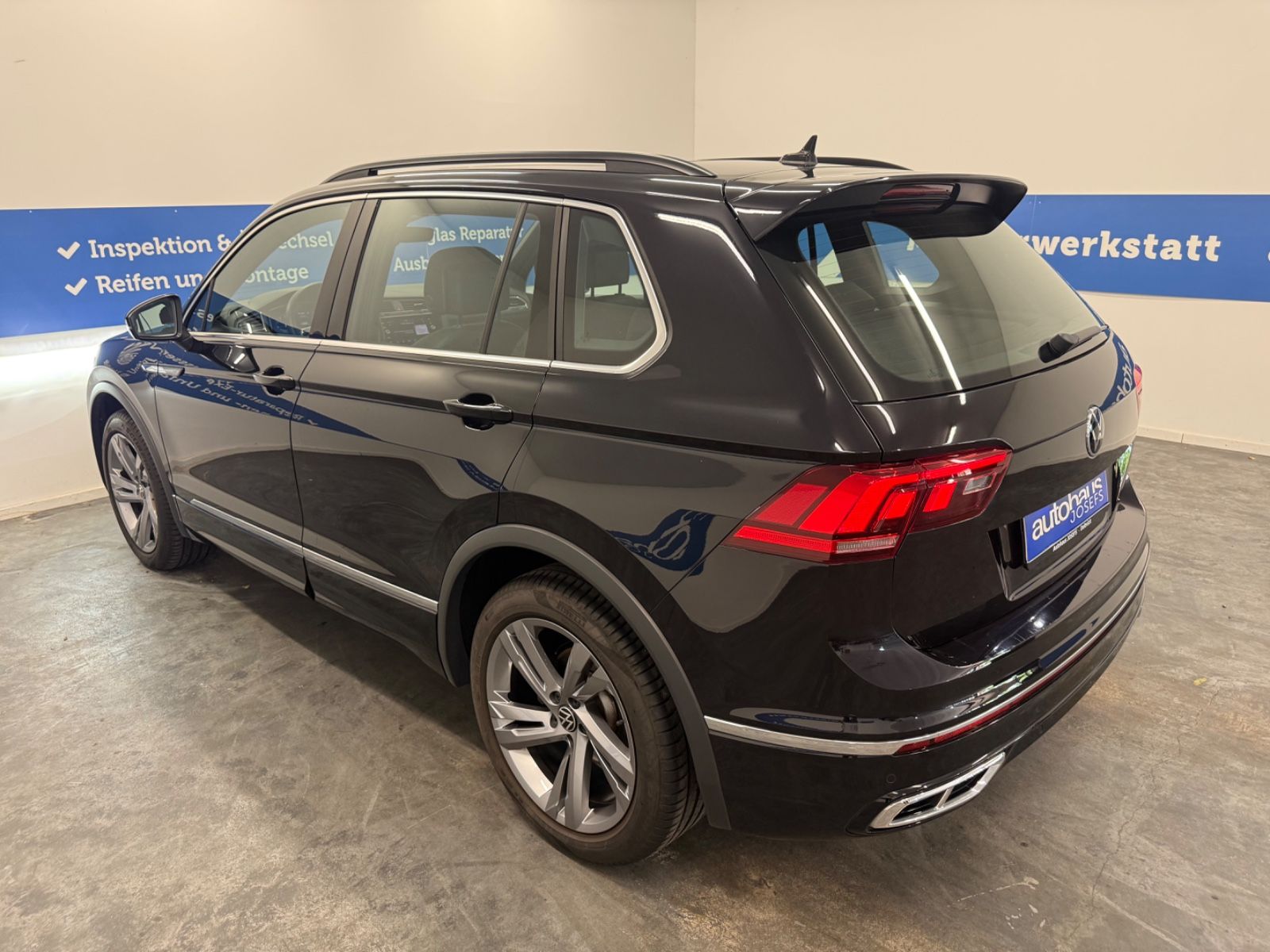 Volkswagen Tiguan 2022 г. Чёрный, пробег 57423 км