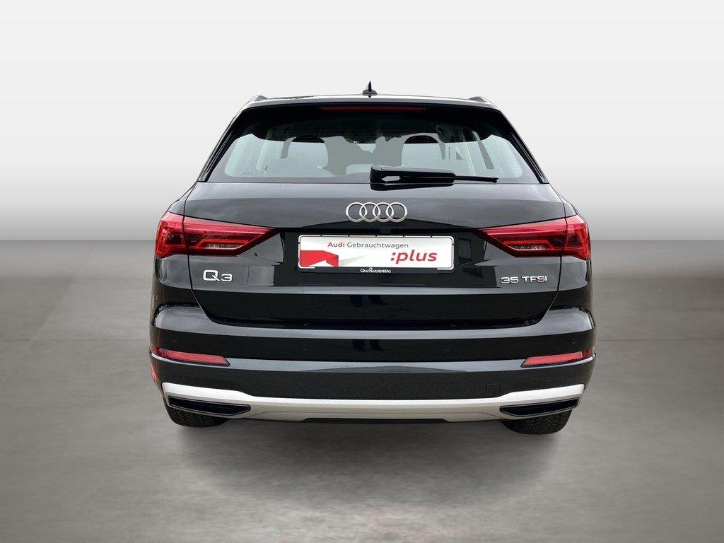 Audi Q3 2024 г. Чёрный, пробег 46300 км