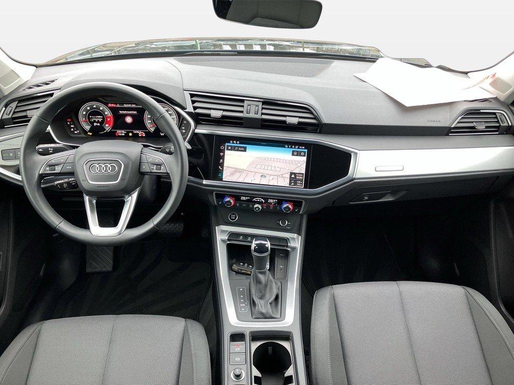 Audi Q3 2024 г. Чёрный, пробег 46300 км
