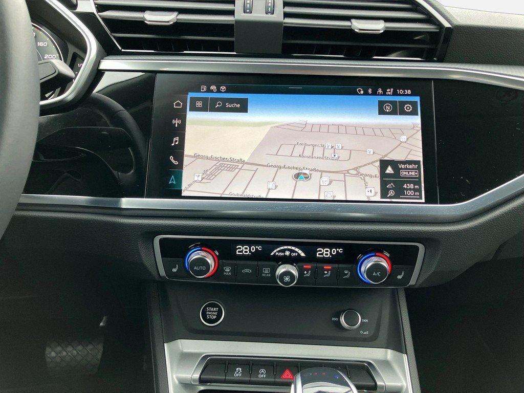 Audi Q3 2024 г. Чёрный, пробег 46300 км