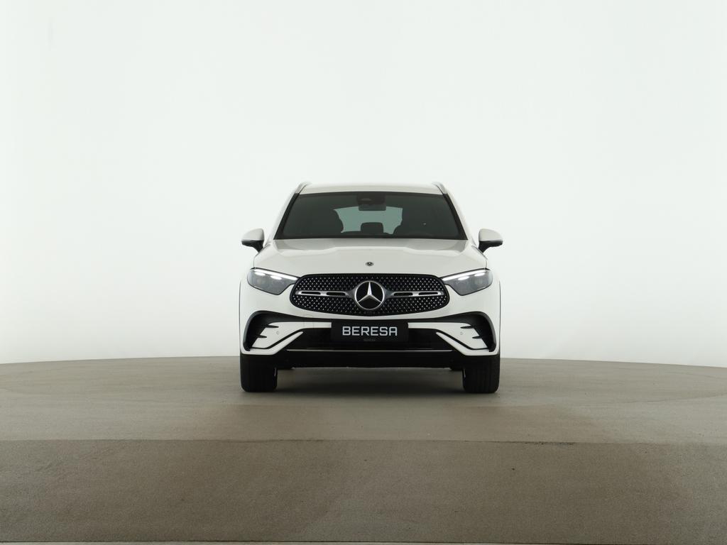 Mercedes-Benz GLC 220 2026 г. Белый, пробег 9900 км
