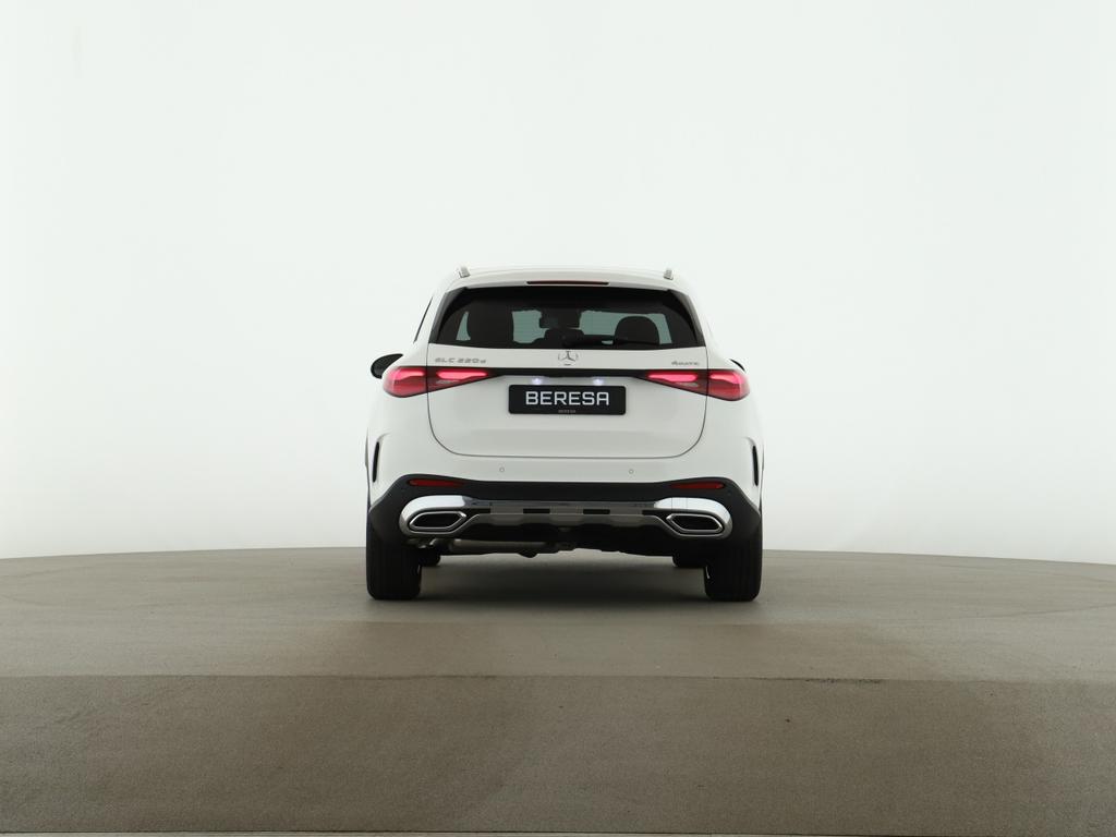 Mercedes-Benz GLC 220 2026 г. Белый, пробег 9900 км