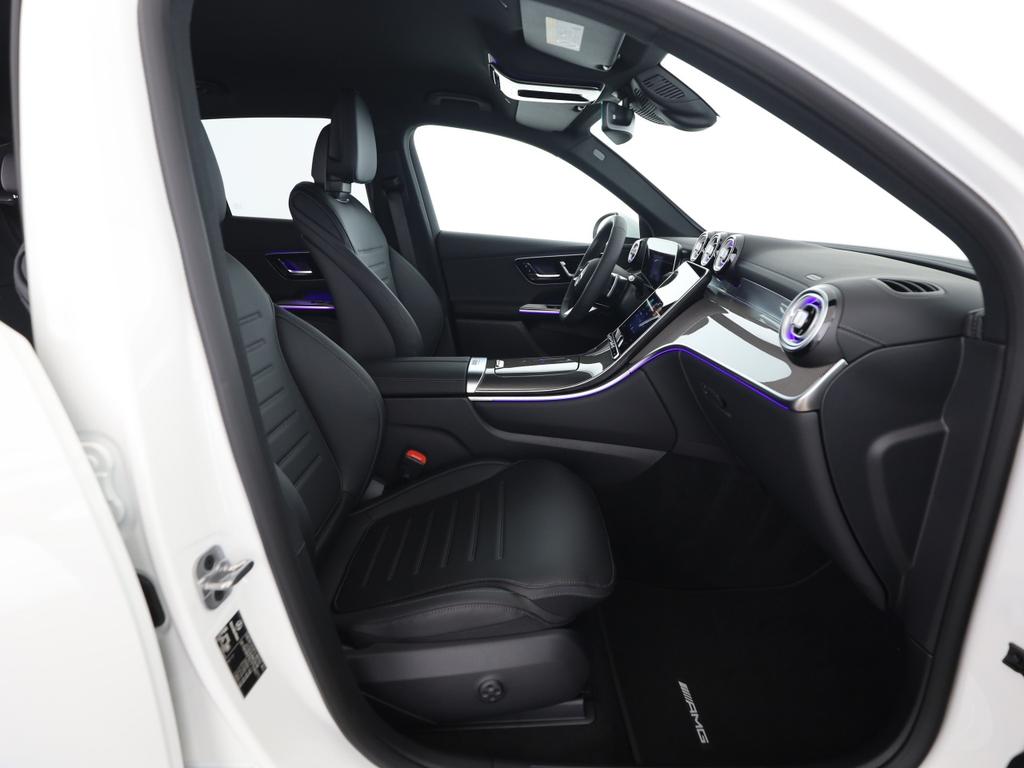 Mercedes-Benz GLC 220 2026 г. Белый, пробег 9900 км