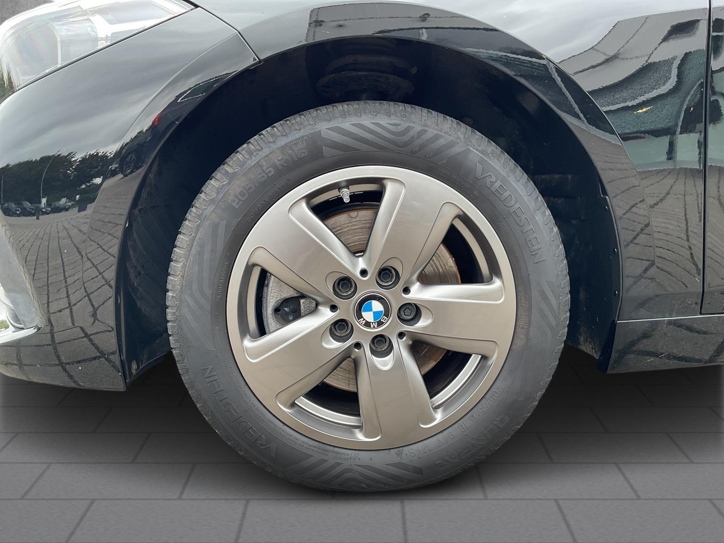 BMW 118 2022 г. Серый, пробег 42793 км