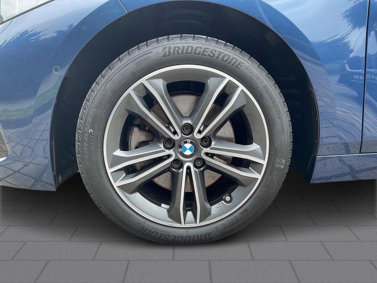 BMW 118 2023 г. Синий, пробег 49237 км