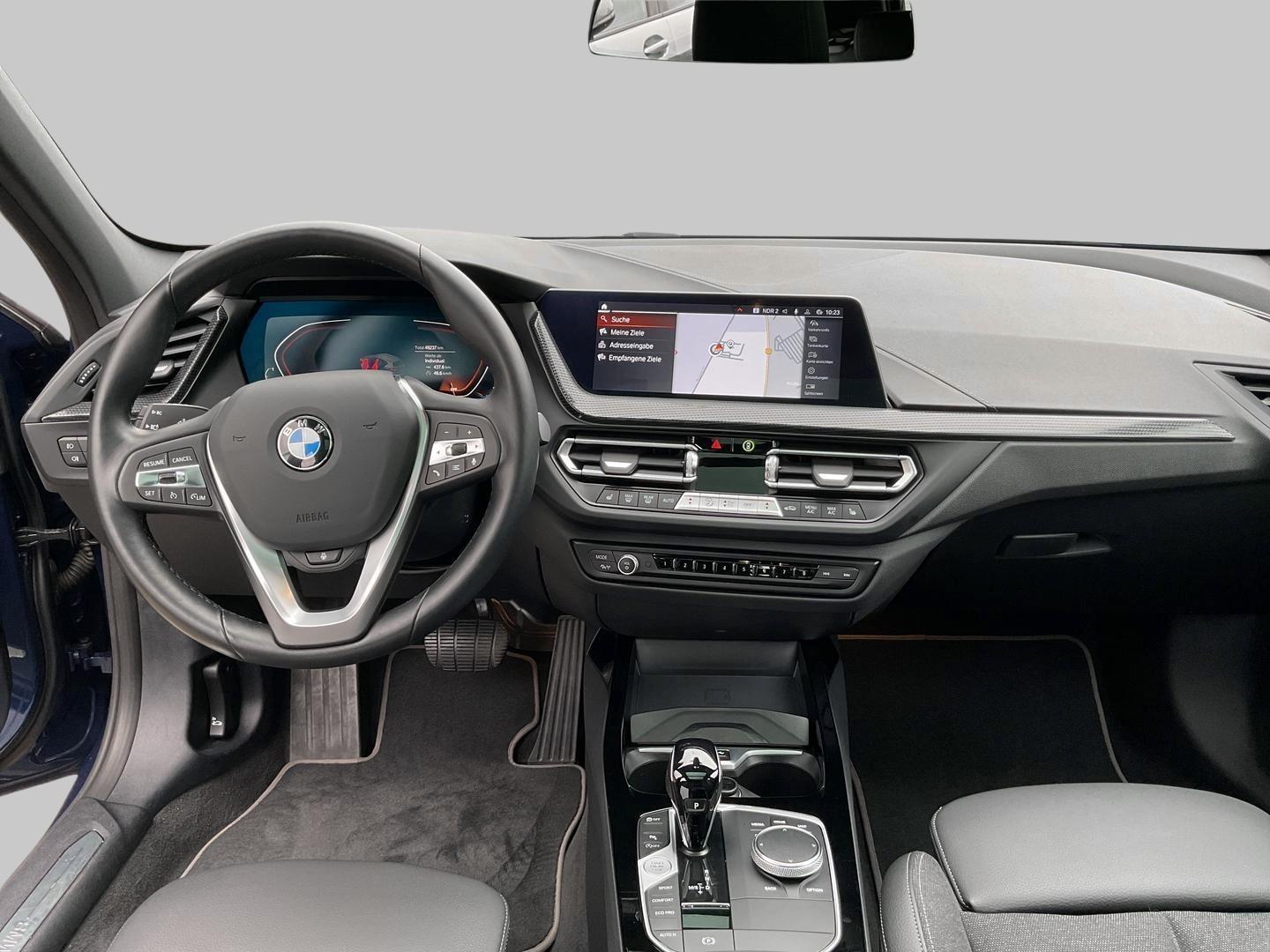 BMW 118 2023 г. Синий, пробег 49237 км