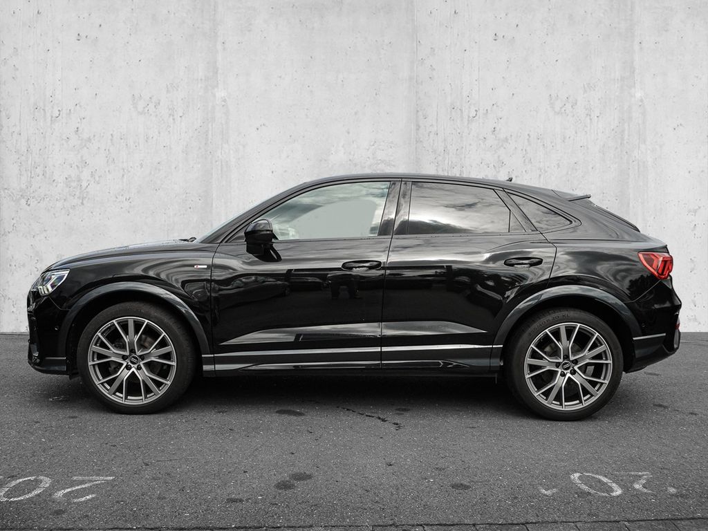 Audi Q3 2023 г. Чёрный, пробег 40785 км