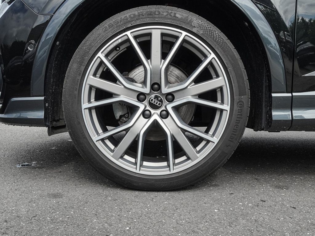 Audi Q3 2023 г. Чёрный, пробег 40785 км