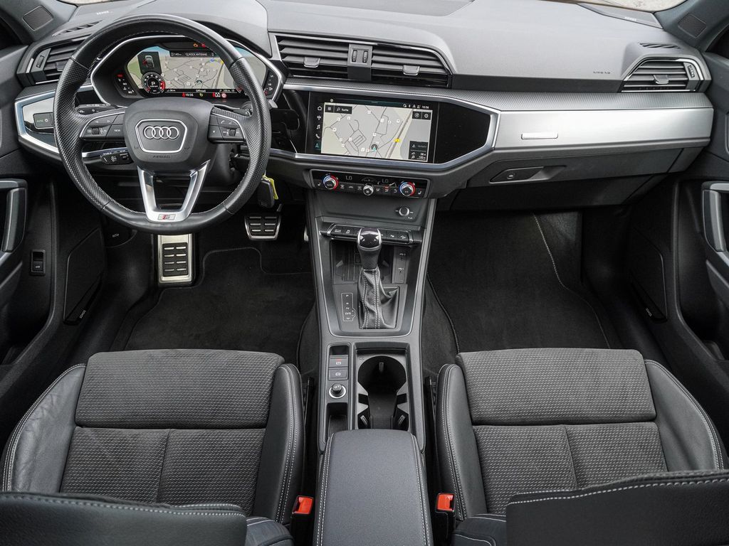 Audi Q3 2023 г. Чёрный, пробег 40785 км