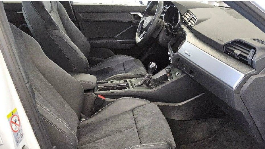 Audi Q3 2023 г. Белый, пробег 39071 км