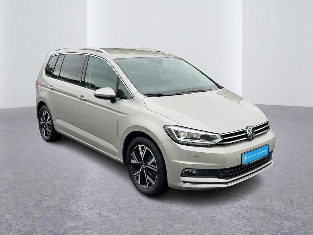 Volkswagen Touran 2024 г. Серебристый, пробег 33440 км