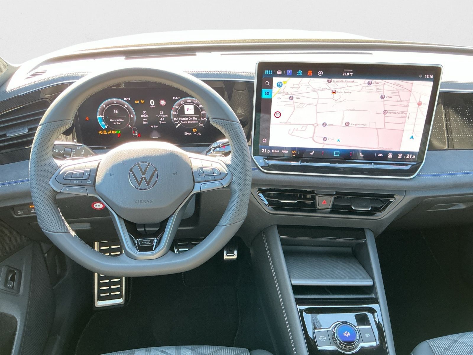 Volkswagen Tiguan 2026 г. Серебристый, пробег 9800 км