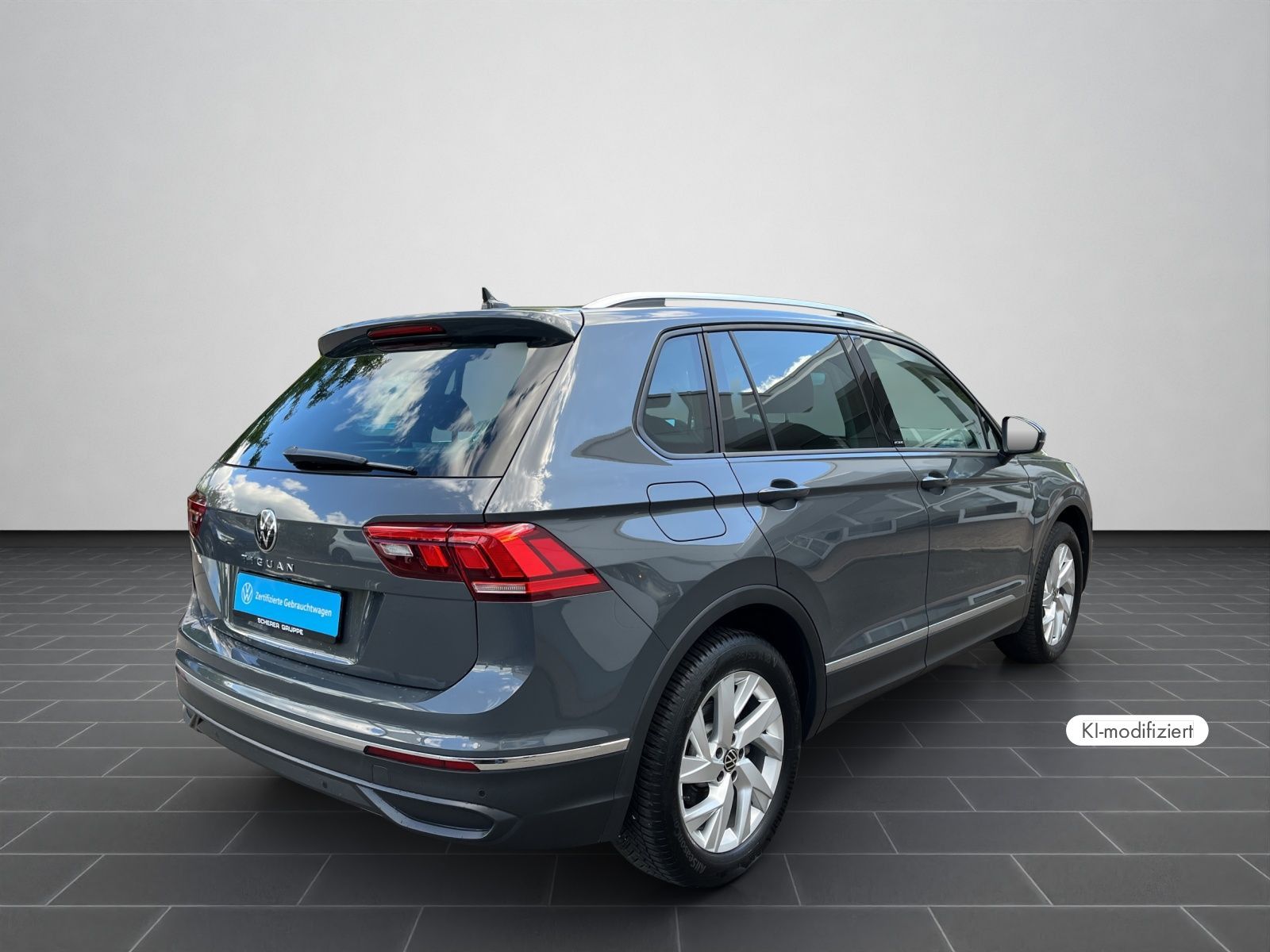 Volkswagen Tiguan 2021 г. Серый, пробег 57594 км